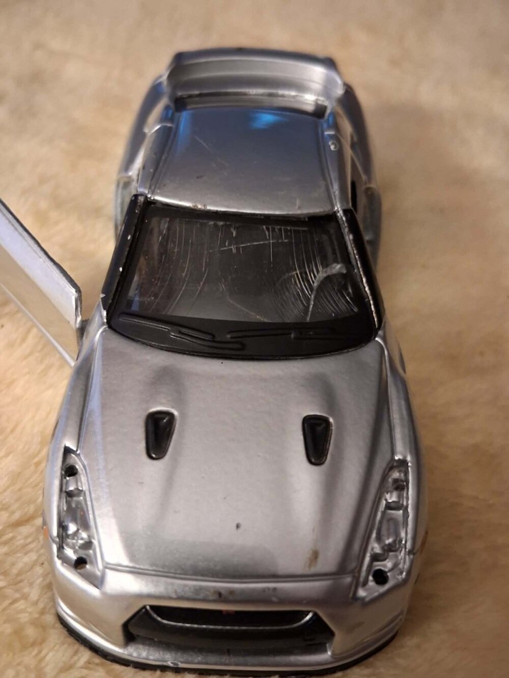 MAISTO-2009 NISSAN GT-R --SILVER - Picture 2 of 4